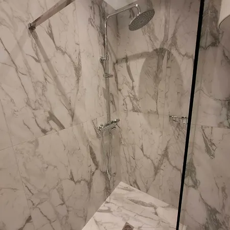 Αικατερίνα 科扎尼